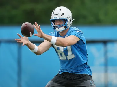 Lions' LaPorta hampered by hip injury